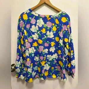 Isaac Mizrahi Live! Women’s floral print long sleeve shirt with boat-neck size M